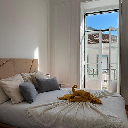Garden Campo De Ourique Guest House - Hostel Lisbon Exterior photo