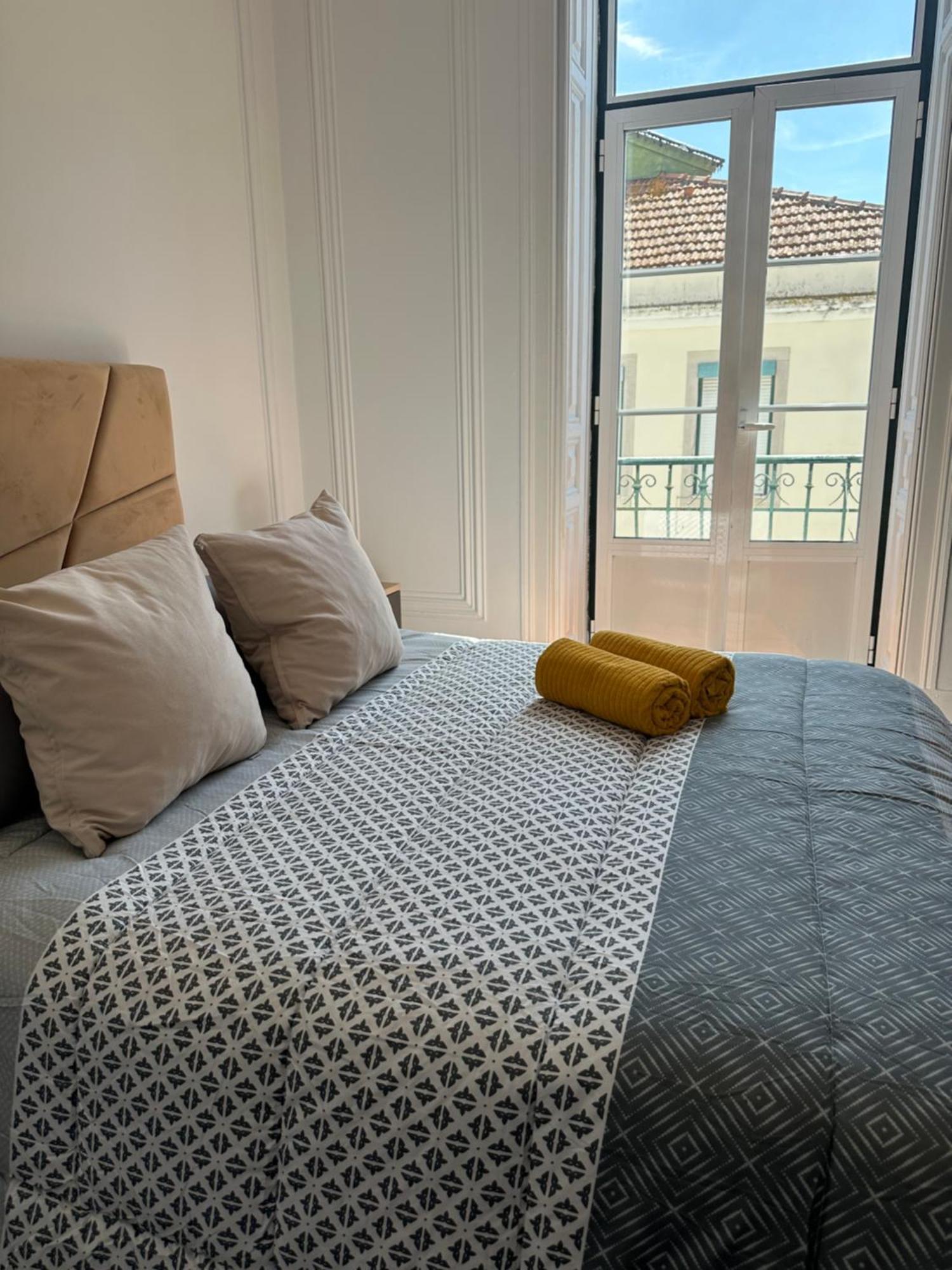 Garden Campo De Ourique Guest House - Hostel Lisbon Exterior photo