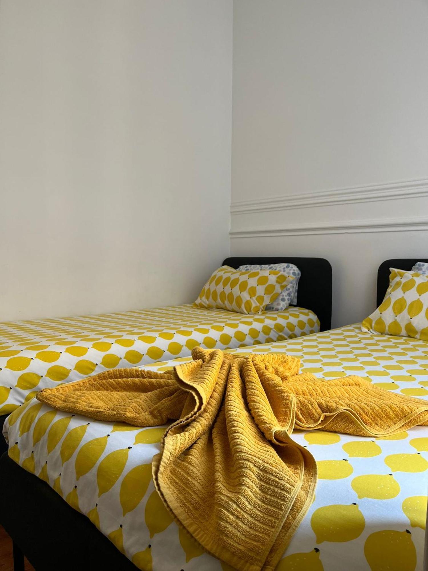 Garden Campo De Ourique Guest House - Hostel Lisbon Exterior photo