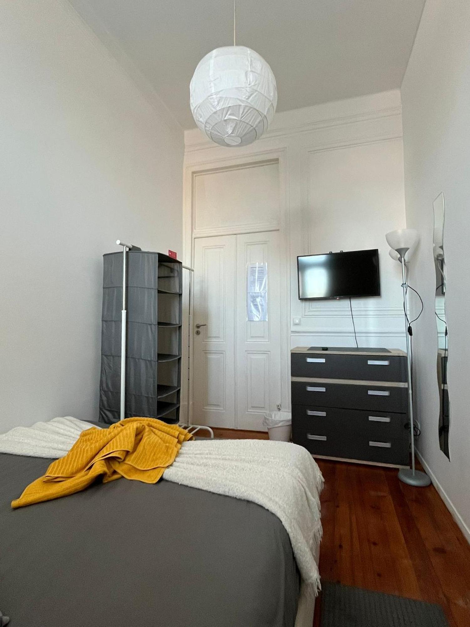Garden Campo De Ourique Guest House - Hostel Lisbon Exterior photo