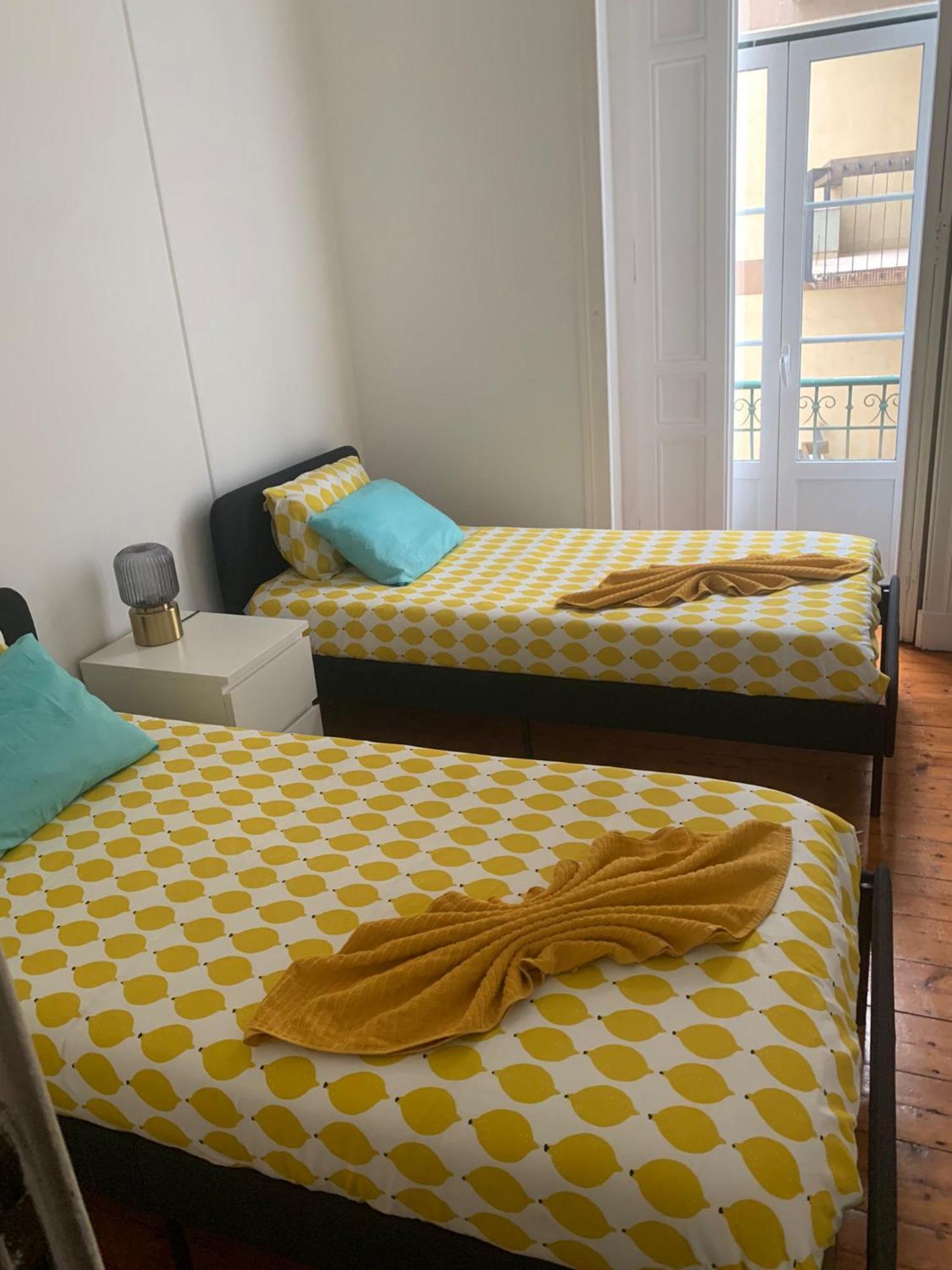 Garden Campo De Ourique Guest House - Hostel Lisbon Exterior photo